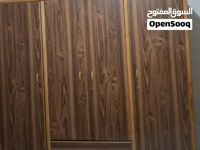 خزانه فرمايكه مستعمل بحاله جيده خشب لاتيه محرف زان خلفات معاكس مع تخت مفرد زان