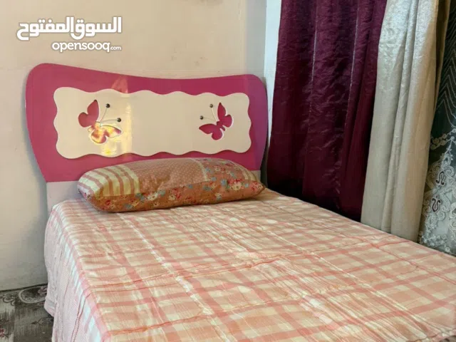 غرفة نوم بناتيه شبابيه للبيع ( سرير_ كنتور _ ميز تواليت )