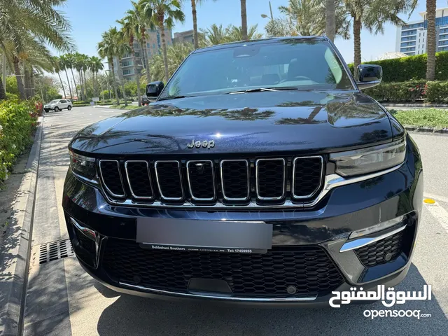 Grand Cherokee Limited edition with 3,500 km in perfect conditions and full equipped