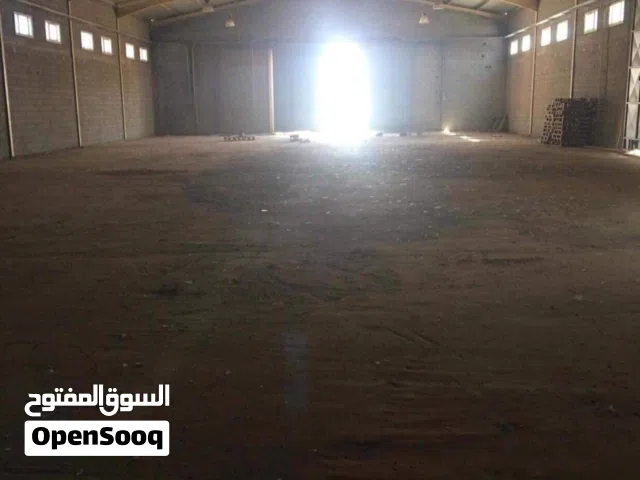 هناقر للايجار عدد 3 هناقر للايجار وموقع مناسب للشركات و على الطريق رئيسي