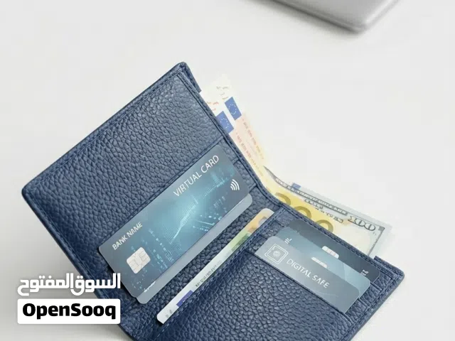 محفظة جلد طبيعي 100% فاخرة بتصميم أنيق وأماكن متعددة لحفظ البطاقات والنقود.. عملية ومثالية لكل يوم