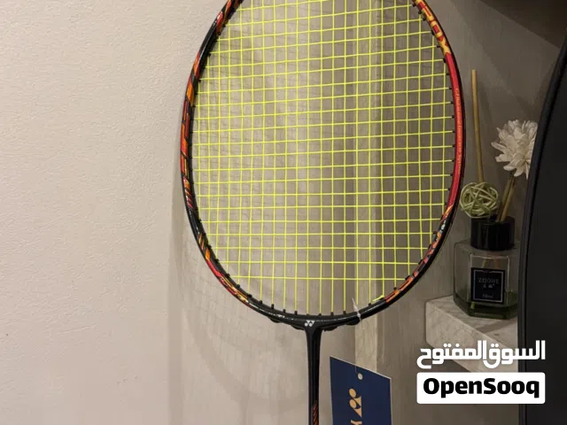 مضرب ريشة ماركة Yonex