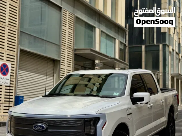 2023 Ford F-150 Lightning Lariat