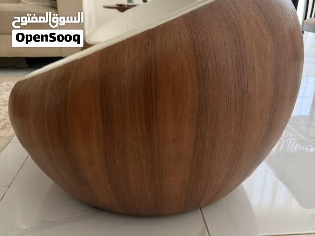 زوج بوفات مودرن خشب جوز مع مقاعد جلد أوف وايت – حالة ممتازة