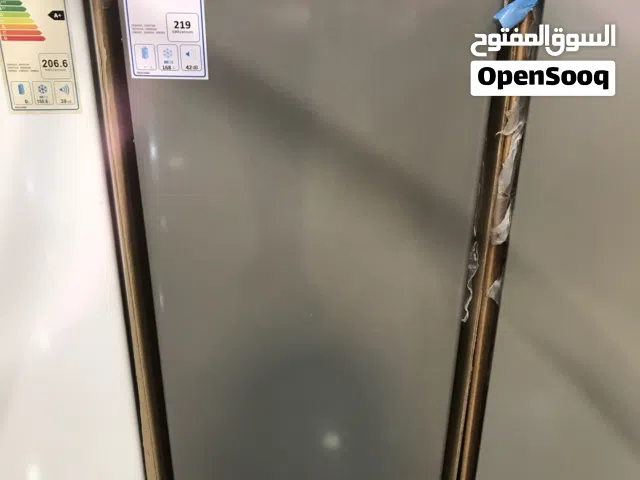 فريزر سعر حرررررق فريزر عامودي كراون CROWN 6 ادراج للون سلفر يتميز بخاصية توفير طاقة A+والصوت ناعمل