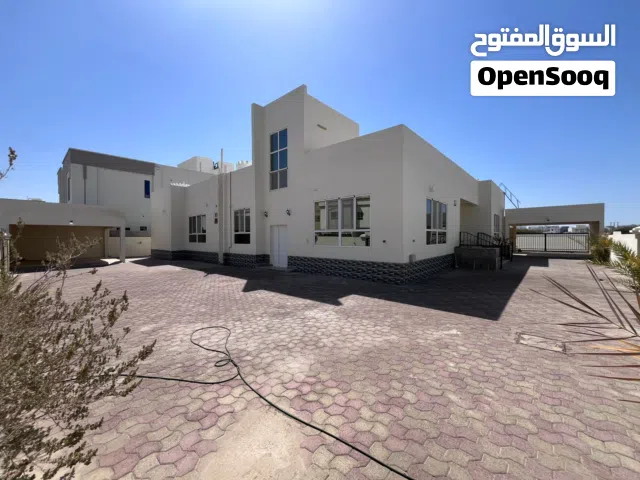 3 BR + 2 Maid’s Rooms Luxury Villa for Sale – Mawaleh