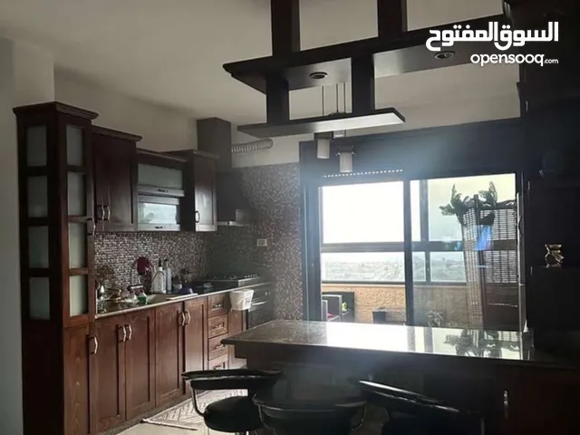 ثلاث غرف نوم مفروشة الارسال قرب برج فلسطين