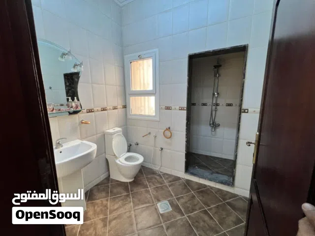 فيلا للايحار في حوزة مشرقي حي راقي