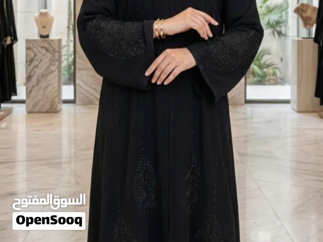 مطلوب شراء عبايات سوداء خامة ممتازة بأسعار مناسبة، يفضل التعامل مع مورد أو تاجر جملة داخل الكويت، ال