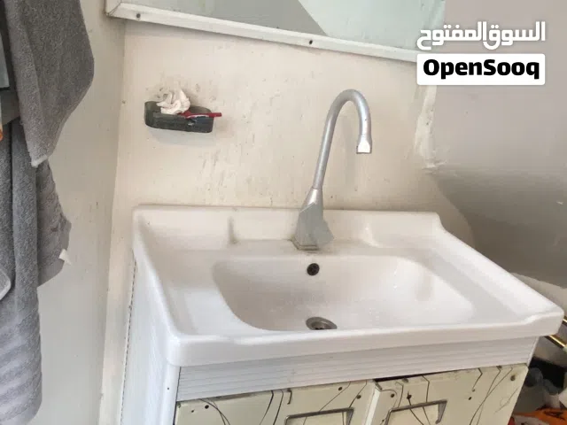 مغسله للبيع مرمر نضيفه مع مرايا كبيره السعر مناسب