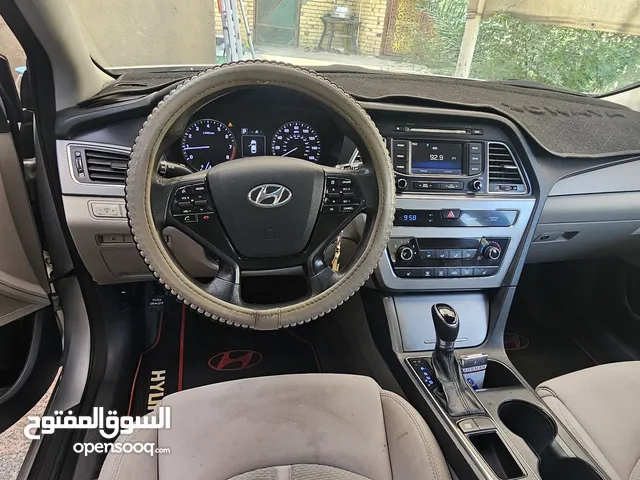 سوناتا 2015 سلفر حادثها بسيط جدا بالدعاميه الاماميه بدون اي اضرار وتوجد تعديل في الجاملغ الايمن