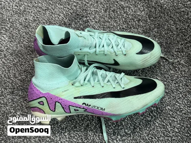 جوتي كوره نايك لابجين air zoom مقاس 41 حالته كويسه نظيف قابل للتفاوض