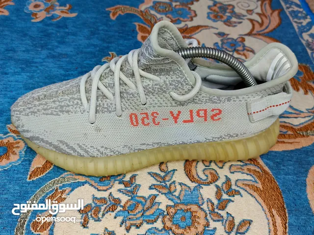 Adidas Yeezy Boost 350 الاصلي_شوفو الفيديو واقرو الوصف للتفاصيل