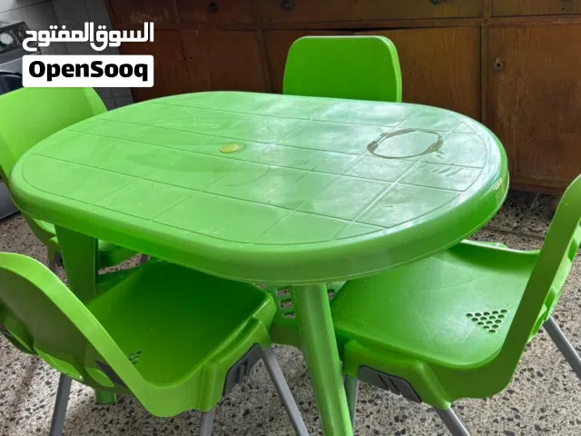 بيع ميز طعام مع اربع كراسي