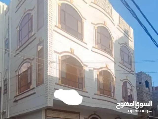 Building for Sale in Sana'a Hayel St.