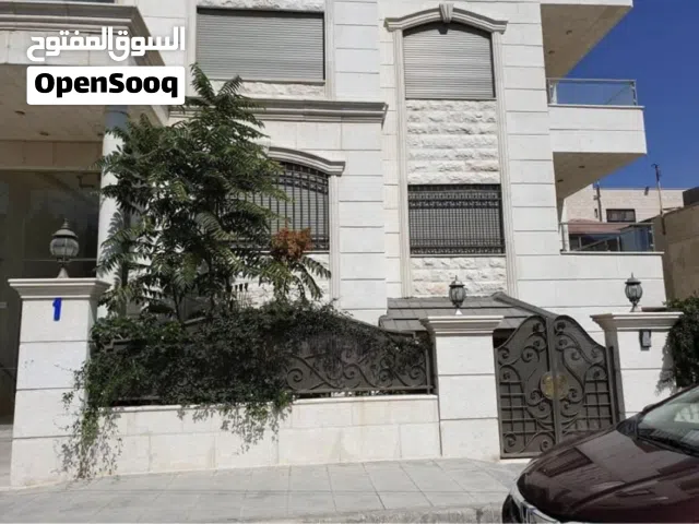 شقة استثمارية تصلح لعرسان او  Airbnb للبيع ب أجمل مناطق ضاحية الأمير راشد. ارضية غرفتين نوم حمامين