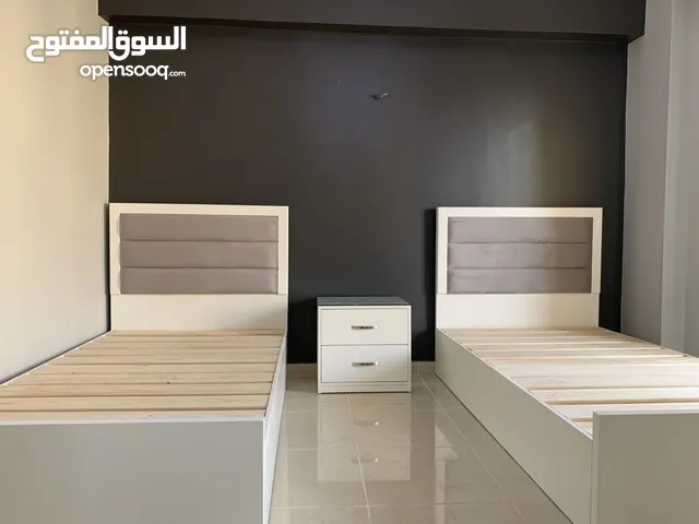 تخوت خشب لاتيه اندونيسي منجد مفرش سلم او بوكس تخزين 70دينار شامل تركيب وتوصيل التواصل على رقم بالوصف