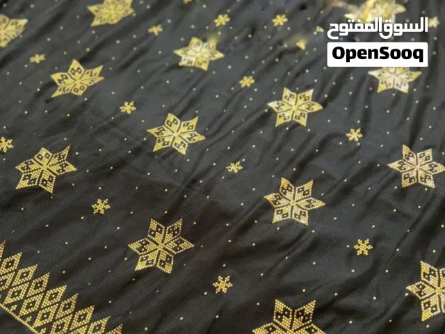 قطعة تراثية نسائية مطرزة بخيوط ذهبية يدوياً