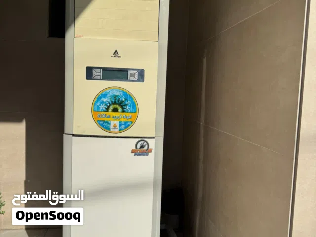 سبلت كنتوري شركة الحافظ نظيف مستعمل قليل  شغال 100٪ 3 طن   ويشتغل تدفئة ايضا مابي اي عطل ولاضرر