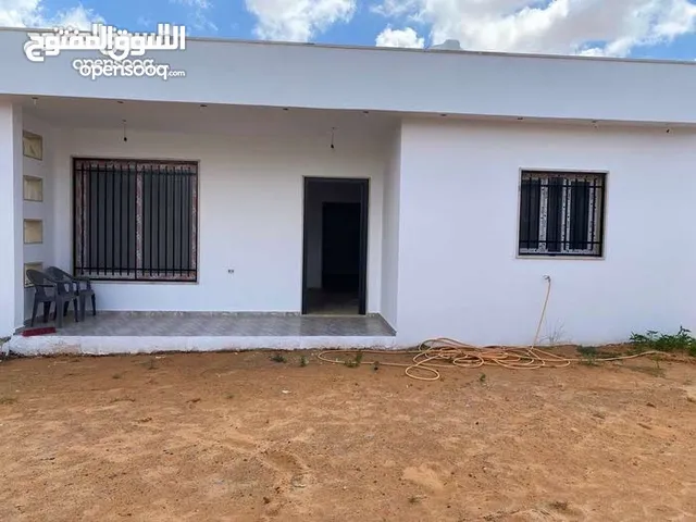 110 m2 2 Bedrooms Townhouse for Rent in Tripoli Ain Zara