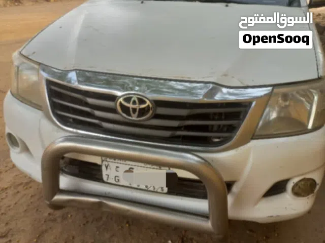 2014 تويوتا هيلوكس GLX