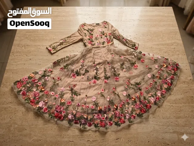 بيع فستان بنص التمن لا يستعمل