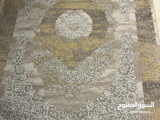 سجادة تركية شبه جديدة – استعمال خفيف وسعر قابل للتفاوض