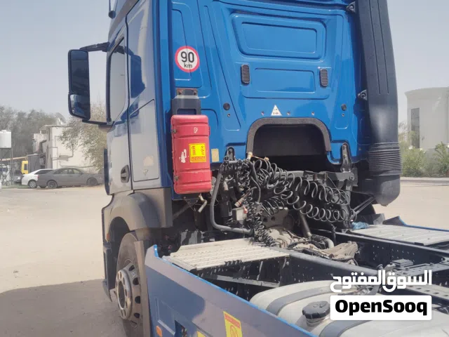 سياره للبيع راس تريلا