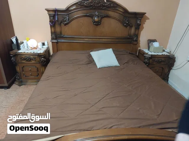 غرفة نوم كلاسيكية فاخرة للبيع