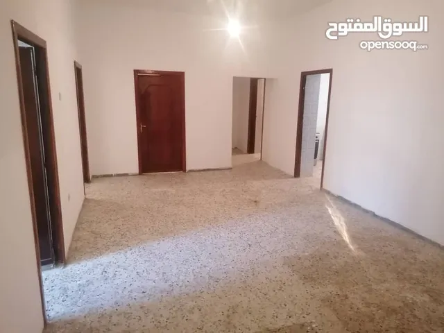 200 m2 4 Bedrooms Townhouse for Rent in Tripoli Al-Hashan