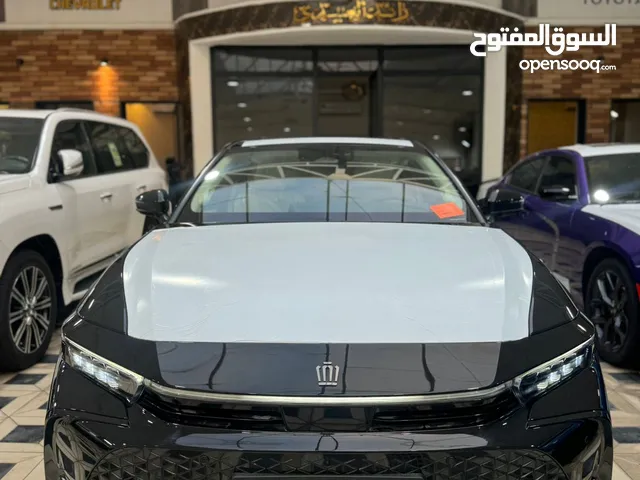 شركة الخليج العربي لتجارة السيارات يقدم لكم  تويوتا كراون موديل  2023 للبيع
