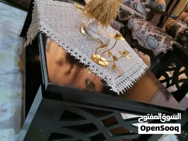 طقم طاولات وسط وجانبيتين خشب زان بحالة جيدة لافسيت بحالة جيدة