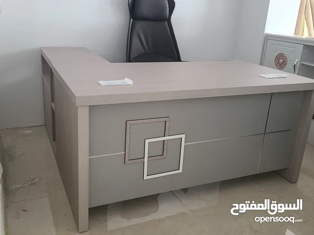 طاولة مكتب ادارة متوفر حاليا للتسليم الفوري