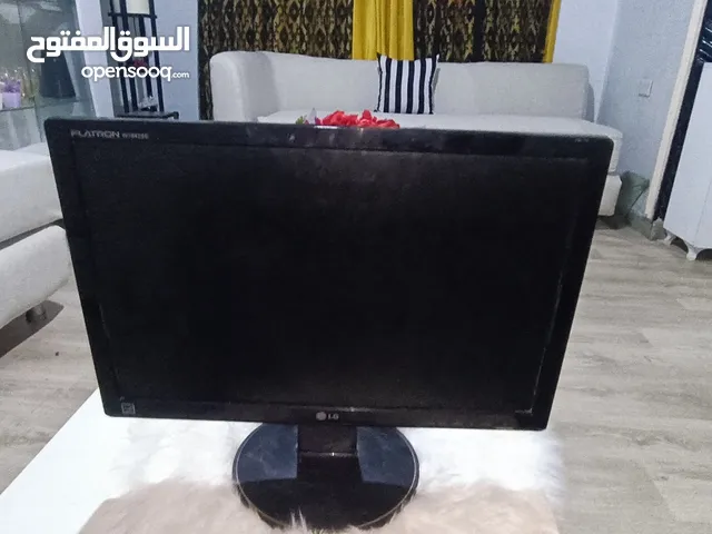 18.5" LG monitors for sale  in Tripoli