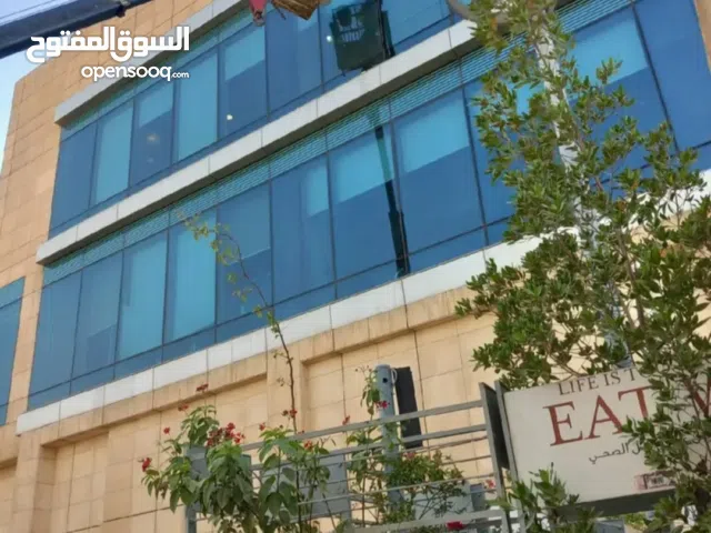 تنظيف زجاج واجهات محلات تجاريه في جده