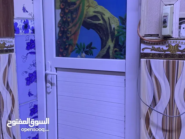 باب المنيوم قوي ونظيف