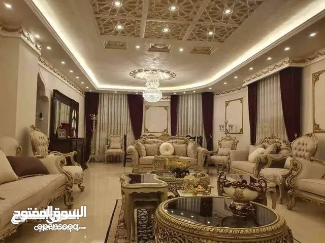 750m2 More than 6 bedrooms Villa for Sale in Amman Airport Road - Manaseer Gs