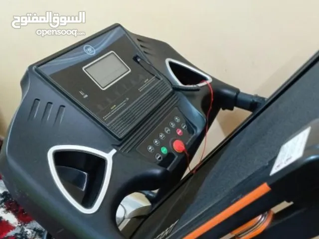 جهاز ركض منزلي أو صالة رياضية