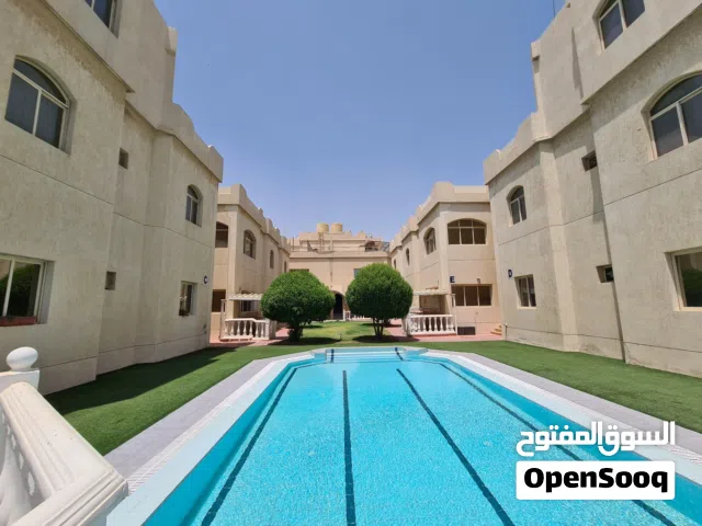 عشاق البحر والخصوصية والبحر .شقق للايجار بمنتجع سكنى  راقى بالمنقف على البحر مباشرة