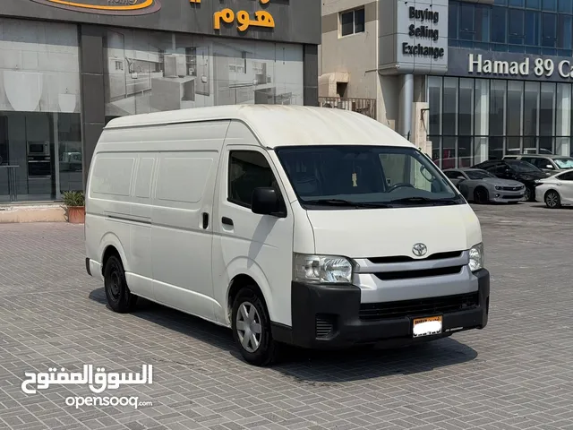 Toyota Hiace 2017 (White)
