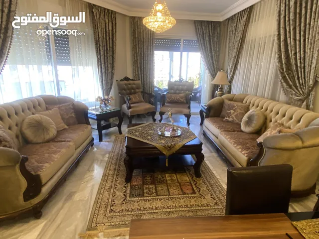 طقم كنب وطاولات للبيع