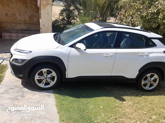 هيونداي كونه موديل 2022 للبيع اللون ابيظ ساره نظيفه ما متعوبه سياره بسمي سياره بيه نقص