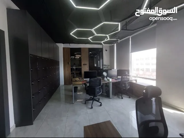 مكتب بديكورات مميزة بمساحة 110م2/السابع/شارع عبدالله غوشة