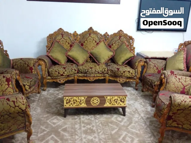 صالون دمياطي كنبه واربع كراسي استعمال بسيط.. خشب زان... مع طاولة
