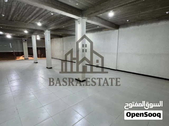 معرض ركن للايجار على شارع الصالحية العام