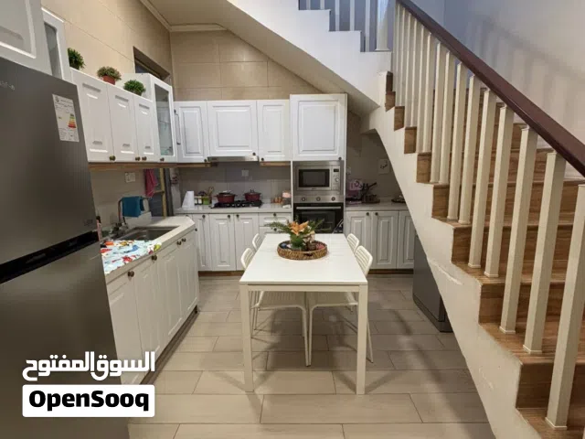 مطبخ تركي جديد جدا للبيع + دريسنك روم متروك للبيع
