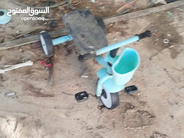 بسكليت اطفال مستعمل بحاجه لتثبيت المقعد