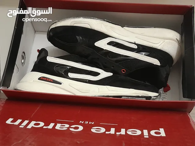 40 Others in Tripoli