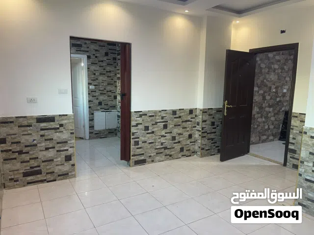 Unfurnished studio for Rent in Al-Jandawel near to King Al-Hussain Business Park (KHBP) استديو فارغ
