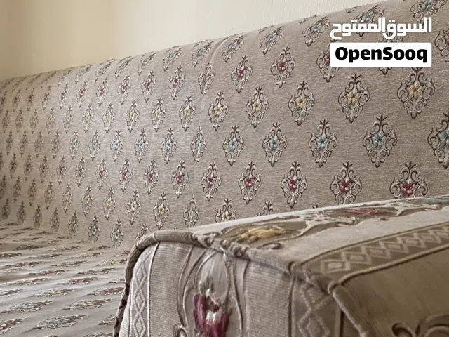اثاث منزل كبت 2 سرير 1 نوعين من الكنب مع زاويات و تواليت عطور مع جامه  هاذا السعر بعد العرض قبل 7000